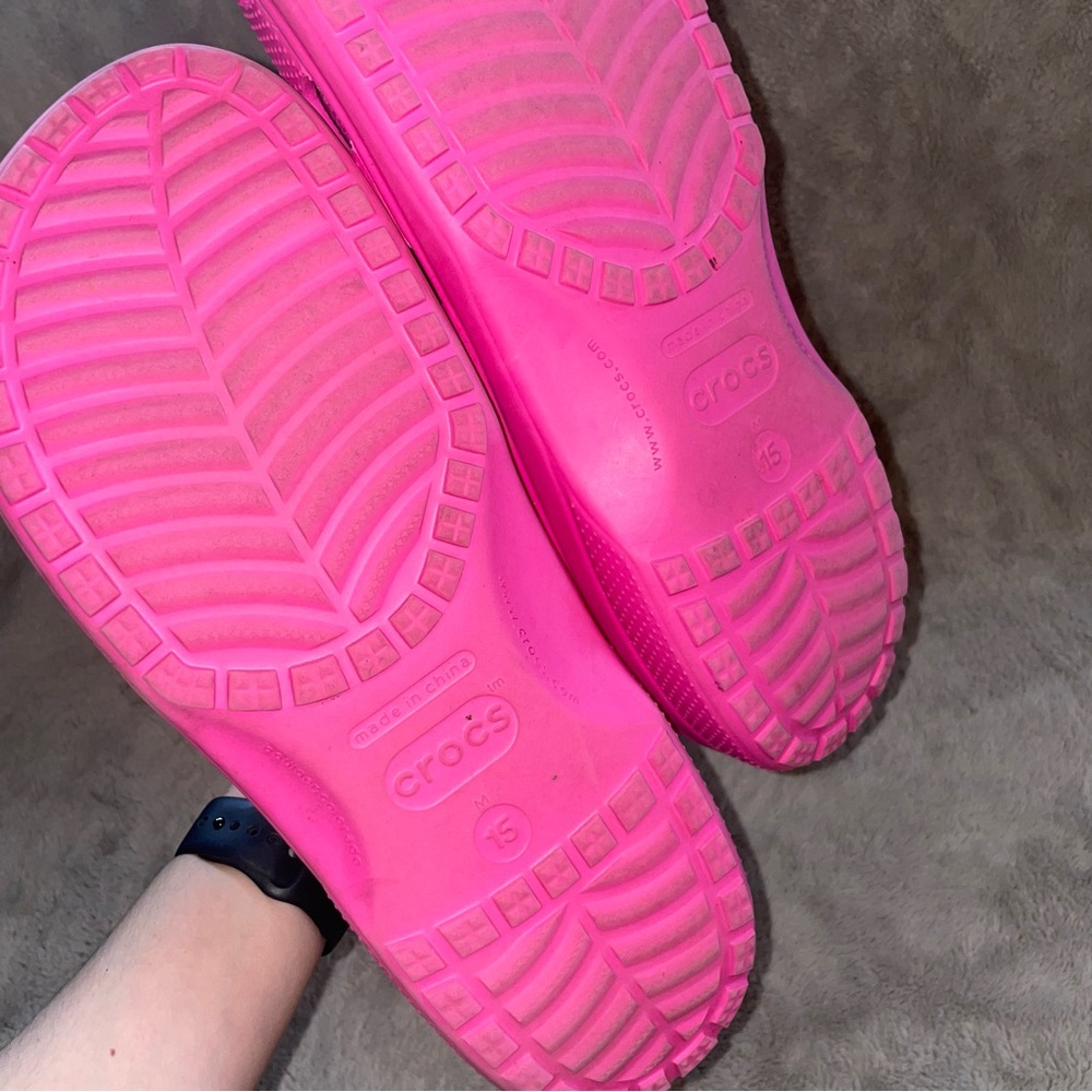 CROCS | Pink Flats with Breathable Design and Textured Soles - Picture 3 of 7